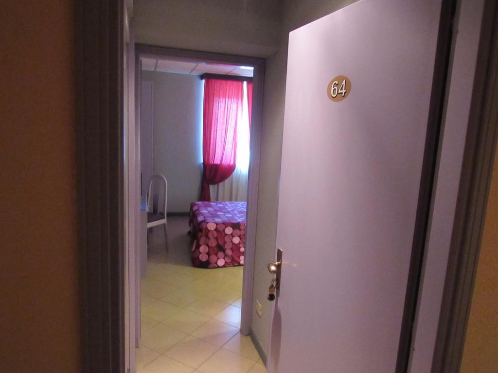 Hotel Elite Сан-Мауро-Торинезе Номер фото